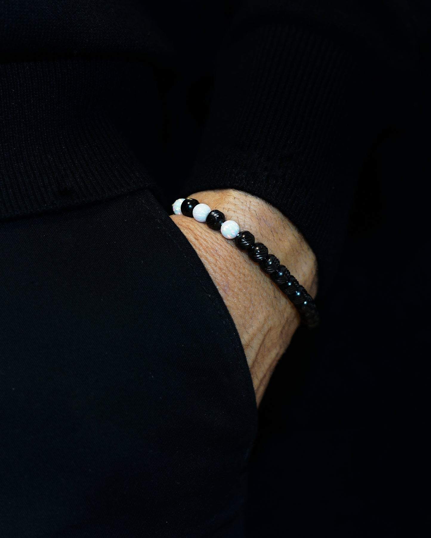 BLACK MAMBA BRACELET⬩ OBLIQUE TEXTURE⬩ ARCTIC-WHITE OPAL THREE DOTS