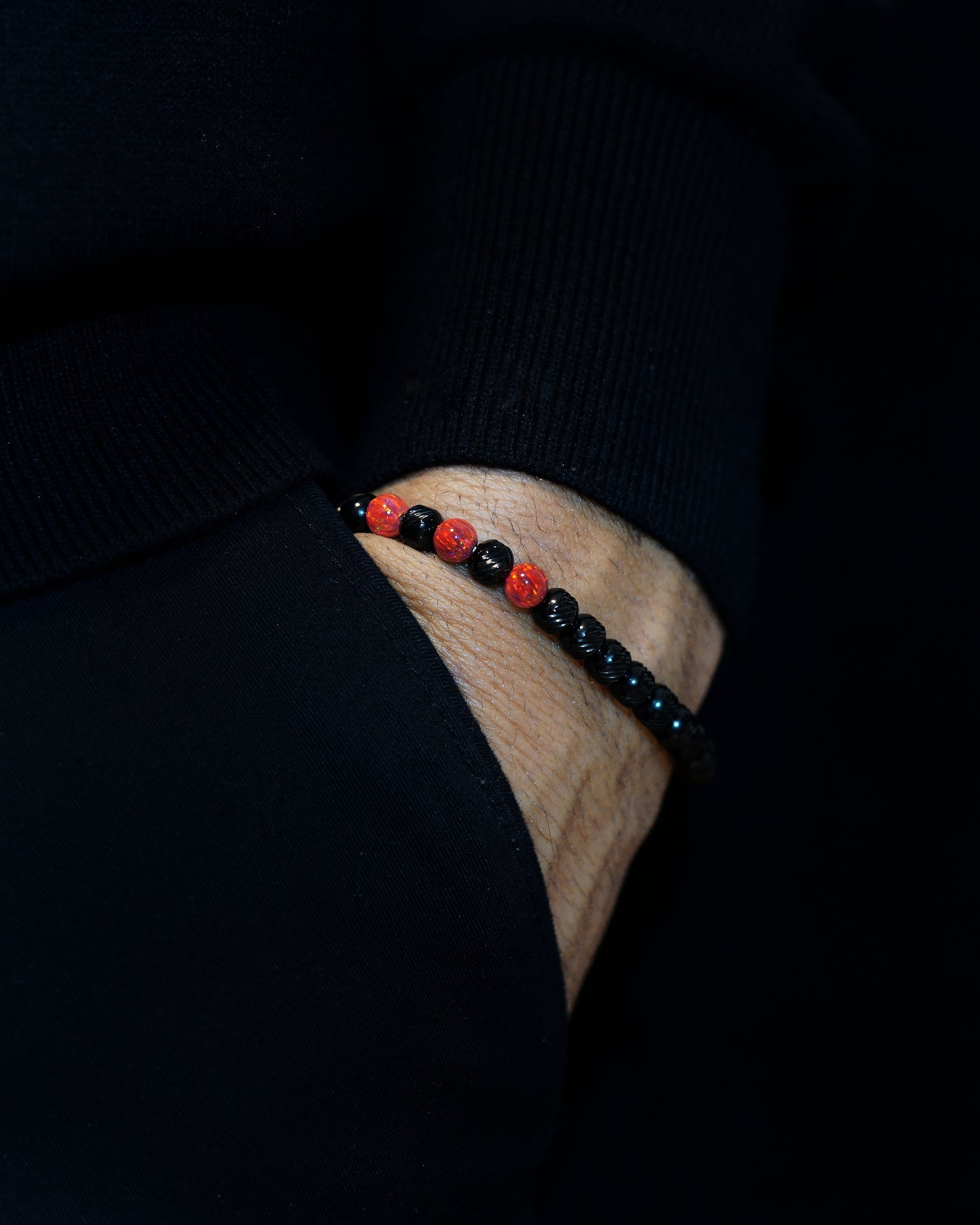 BLACK MAMBA BRACELET⬩ OBLIQUE TEXTURE⬩ FIRE-RED OPAL THREE DOTS