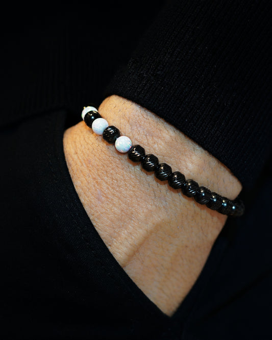 BLACK MAMBA BRACELET⬩ OBLIQUE TEXTURE⬩ ARCTIC-WHITE OPAL THREE DOTS