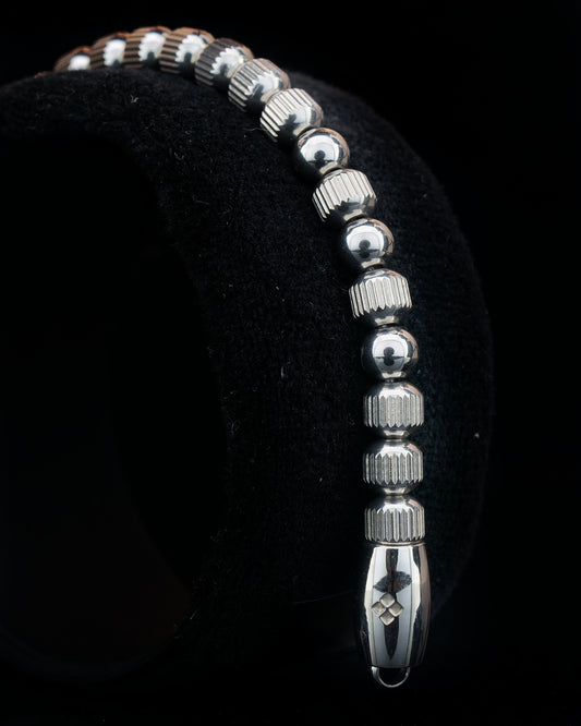 MUDRA BRACELET | SILVER LINED STEEL | STEEL THREE DOTS