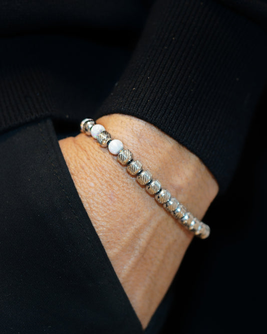 SILVER MAMBA BRACELET⬩ OBLIQUE TEXTURE⬩ ARCTIC-WHITE OPAL THREE DOTS