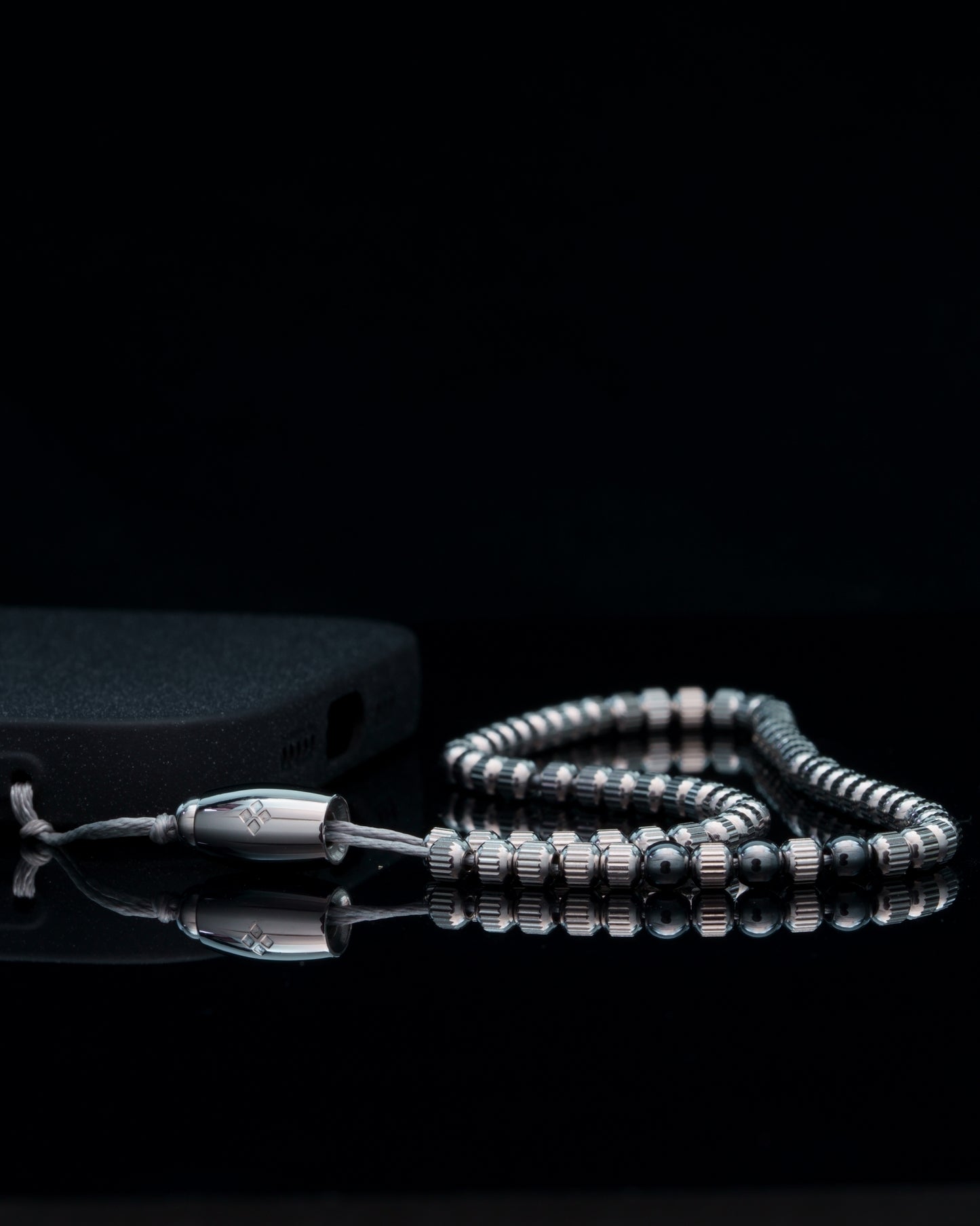 BANDHA PHONE CHARM | STRAIGHT LINE SILVER STEEL | DARK GREY HEMATITE GEM | 4MM