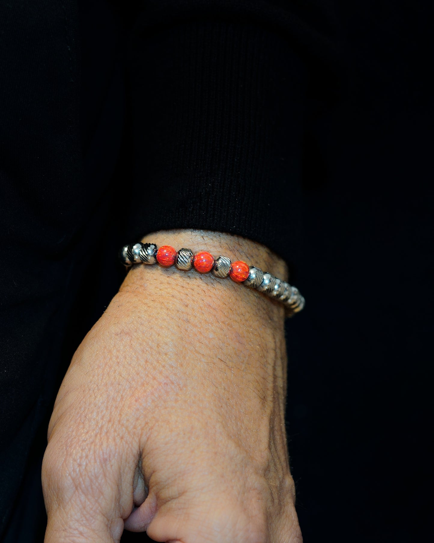 SILVER MAMBA BRACELET⬩ OBLIQUE TEXTURE⬩ FIRE-RED OPAL THREE DOTS